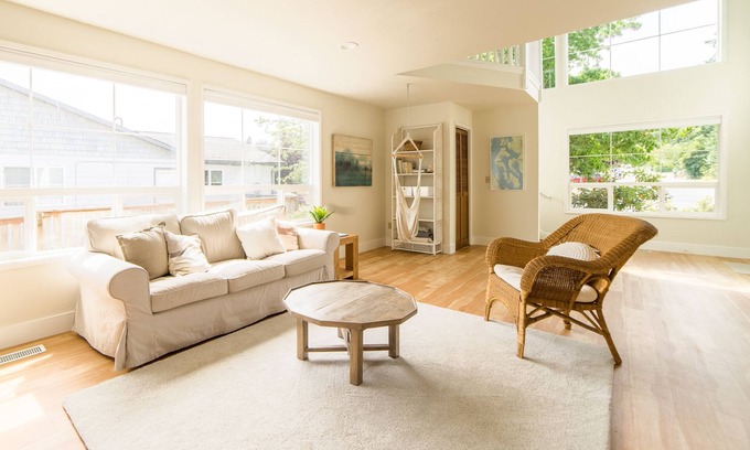 Langley House | Exceptional Stay at The Langley House, Steps to Downtown