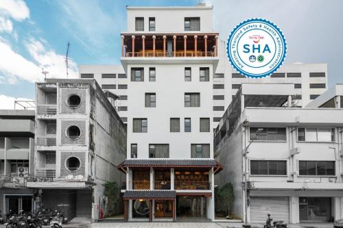 Downtown Hat Yai Hotel | Highly Rated The Lantern Hatyai Hotel with Accessibility Features