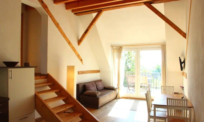 Deggenhausertal Apartment | Spacious Apartment with Balcony & Breakfast for 8 Guests