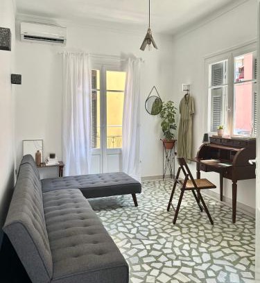 Argostoli Town Apartment | Experience The Lassis 15 House: Oceanfront Bliss Awaits