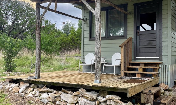 Fredericksburg Cabin | The Last Resort - A Cozy Hill Country Cabin
