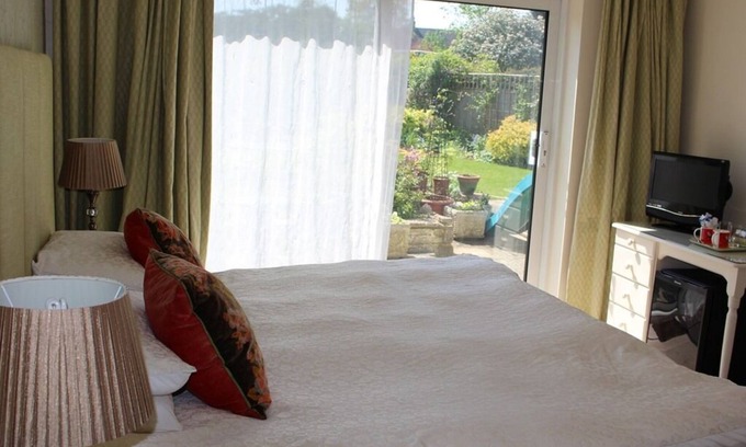 Witney Bed & Breakfast | Guest Rated 9.8: Discover The Laurels Guesthouse Amenities