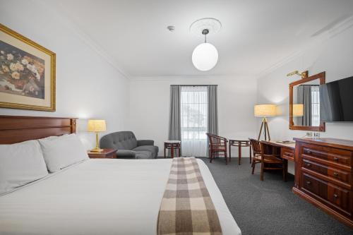 Wagga Wagga Hotel | Explore The Lawson Riverside Suites: Rated 8.7/10 for Comfort