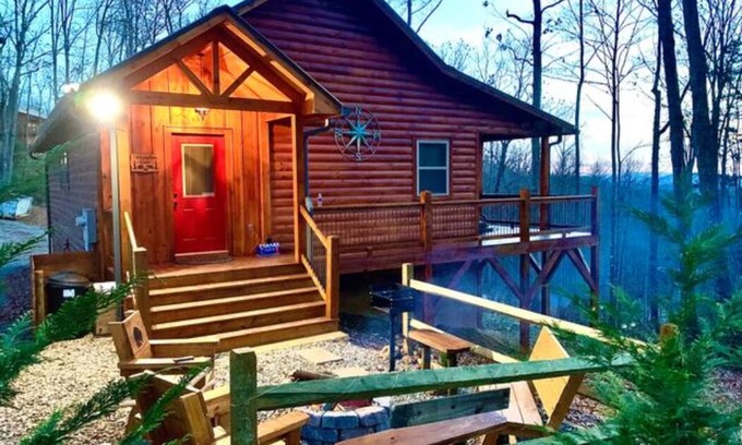 Murphy Cabin | Discover The Lazy Bear Cabin: Scenic Views & Family Fun