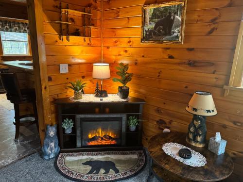 Long Lake House | Top-Rated The Lazy Bear Cabin with Hot Tub & Family Fun