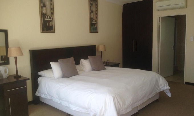 Benoni Bed & Breakfast | Discover The Lazy Grape Guest Lodge & Spa with Ocean Views
