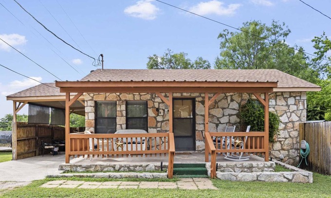 Bandera House | The Lazy Spur in Bandera