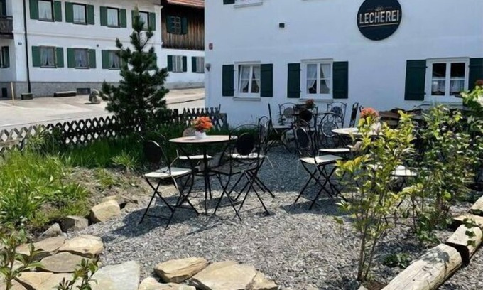 Lechbruck House | Welcoming Lecherei Holiday Residence with Kitchen & Breakfast