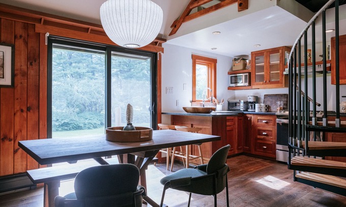 Mount Tremper Hotel | Cozy Retreat at The Leeway - Meadow Loft Duplex with Pool