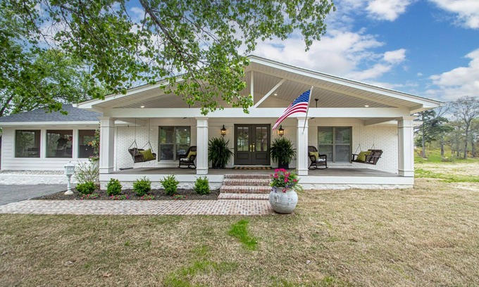 Bismarck Cottage | Outstanding Family Retreat at The Legacy at DeGray