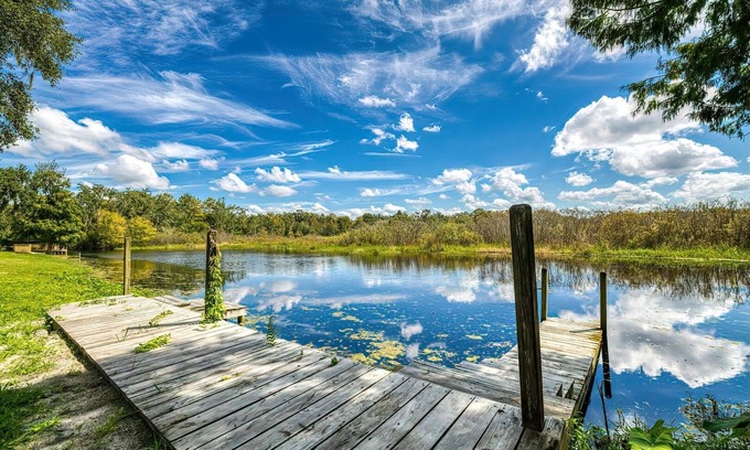 Inverness House | Sleepy Hollow: Pet-Friendly Retreat with Top Guest Ratings