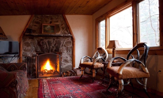 Blakeslee Cabin | Reconnect at The Lehigh Cabin - Riverfront Retreat, 9.6/10