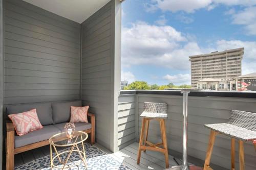 Hillsboro Village House | Prime Location at The Lemon Drop: Walk to Cafes & Shops