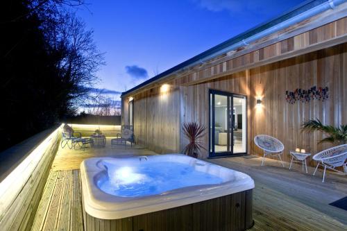 Cheddar Ski Chalet | Elevated Retreat: The Levels at Strawberryfield Park