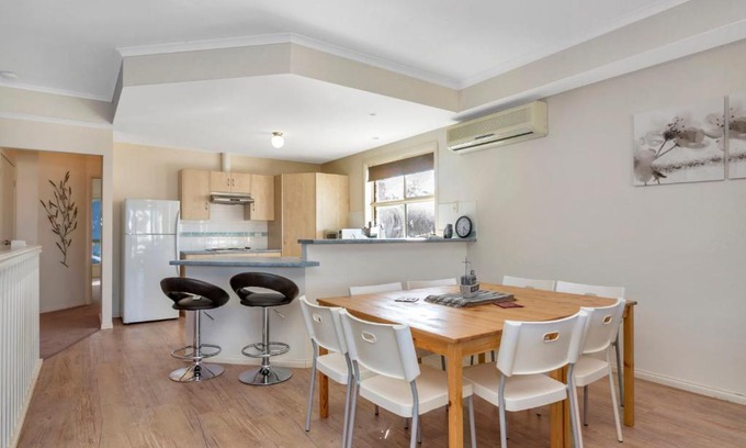 Port Willunga House | Cozy Lighthouse Retreat - Family-Friendly Port Willunga