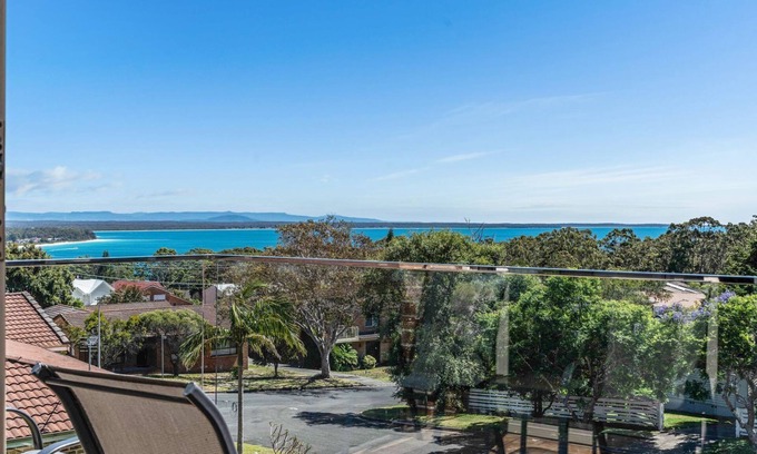 Vincentia House | Oceanfront Escape at The Lighthouse, Vincentia Awaits You