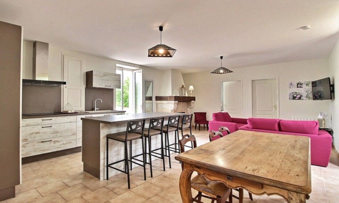 Sanilhac House | Discover the Lilas Gite: 3 Bedrooms with Ocean Views