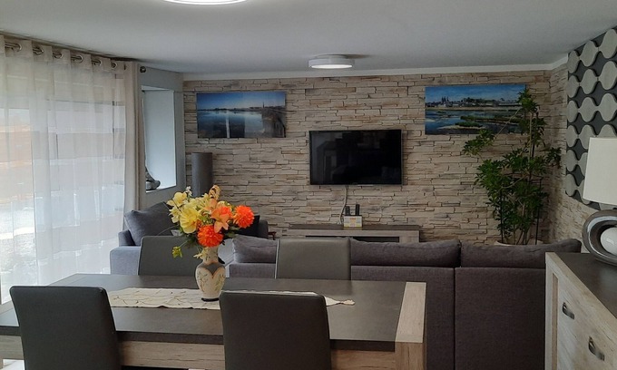 Blois House | Elegant Retreat at The Lilies of Blois - Guest Rated 9.8