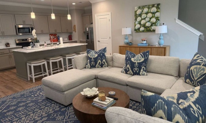 Oxford Condo | The Lily Loop Retreat