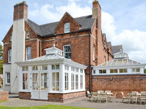 Swanwick House | Discover The Limes: Child-Friendly 4-Star Retreat