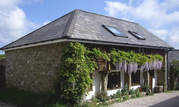 South Tawton House | Pet-Friendly Haven: Experience The Linhay’s 4-Star Comfort