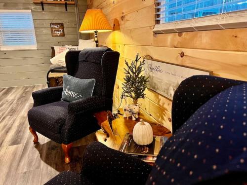 Umatilla House | Discover The Little Barn: A 10/10 Family-Friendly Retreat