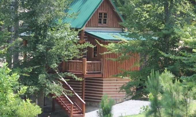 Whites Cabin | Serene Mountain Cabin - Perfect for Families and Adventurers