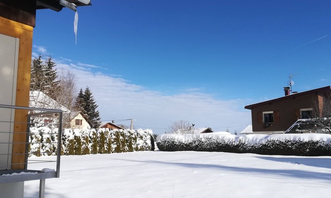 Les Rousses Ski Chalet | Cozy Retreat: The Little Chalet at Papi-Mamie with Lake View