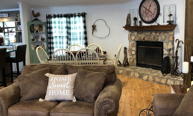 Dripping Springs House | Ultimate Retreat at The Little Farm in Hill Country