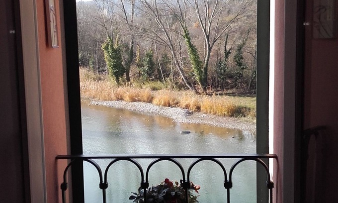 Borgo Tossignano Apartment | Idyllic Stay at The Little House on the River - Pet Friendly