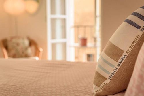 Bormes-Les-Mimosas House | Pet Friendly Retreat at The Little House - Rated 9.4/10