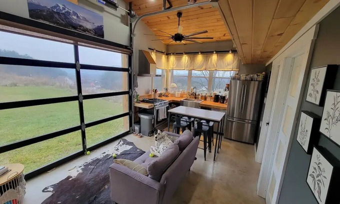 Farrandsville House | Cozy Stay at The Little House in the Garage - Pet Friendly!