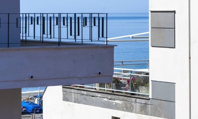 Riva Trigoso Apartment | Cozy Getaway: The Little House by the Sea Awaits You