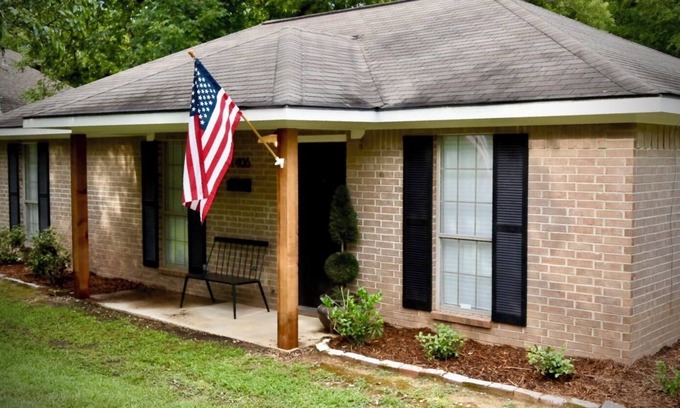 Texarkana House | Cozy Stay at The Little House on Pecan with Boat Parking