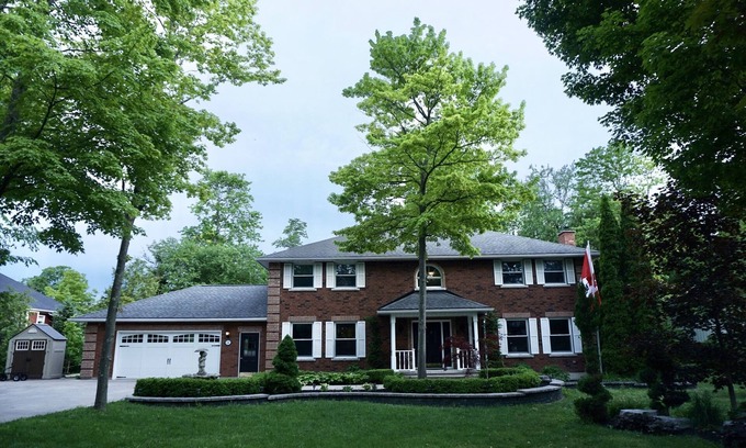 Bayfield House | Unforgettable Stay at The Little Mansion of Bayfield
