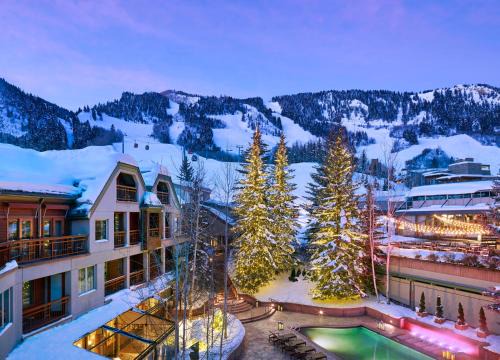 Downtown Resort | Experience Luxury at The Little Nell - Pet Friendly with Spa
