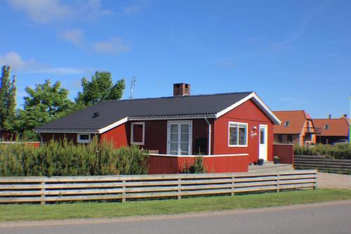 Ho House | Relax at The Little Red Cabin Near Blåvand - Pet Friendly!
