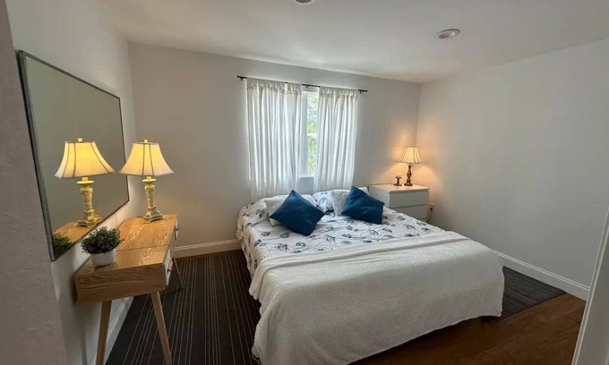 Sebring Apartment | Idyllic Lake View Retreat with Pool and Spa Amenities