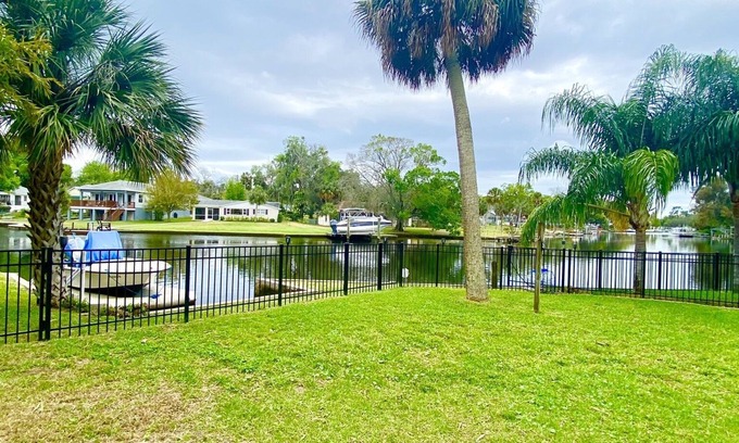 New Port Richey Cottage | Charming Little River Cottage - Steps from Downtown!
