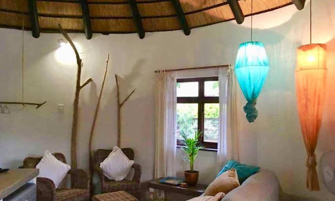 Mtwalume Apartment | Discover The Little Round House: Oceanfront Family Retreat