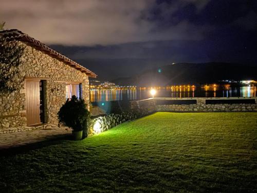 Kastoria Apartment | Discover The Little Stone House by the Lake - 4 Star Retreat