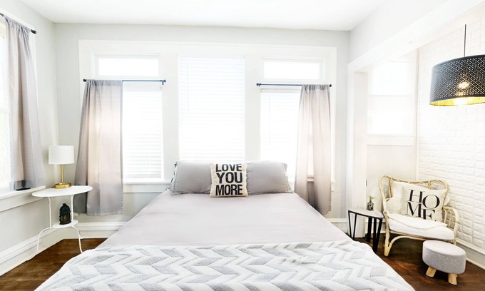 Lower Greenville Apartment | Discover The Local Hotspot: Pool, Breakfast & Lake Views!