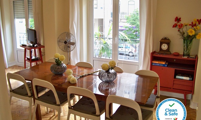 Sao Jorge de Arroios Apartment | Convenient Location with Family-Friendly Amenities Awaits