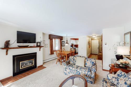 Stowe Area House | Experience Comfort at The Lodge #23 - 4-Star Retreat!