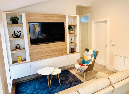 Shantraud House | The Lodge - A Home Away From Home, With Private & Secluded Sauna access