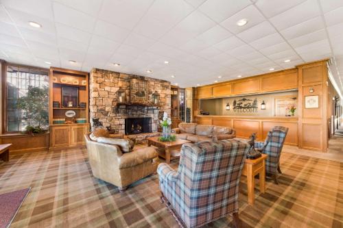 Banner Elk Hotel | Inviting Best Western Mountain Lodge in Scenic Banner Elk