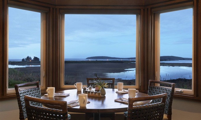 Bodega Bay Hotel | Experience The Lodge at Bodega Bay with Pool & Spa Access