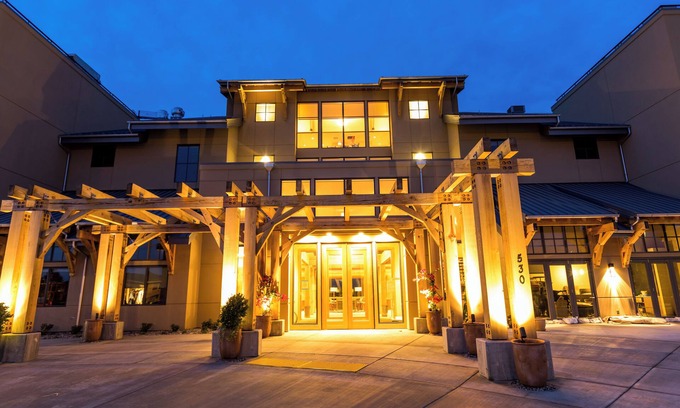 South Richland Hotel | Experience The Lodge at Columbia Point: 4-Star Retreat Awaits