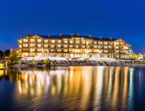 South Richland Hotel | Inviting Retreat at The Lodge at Columbia Point - Rated 9.2