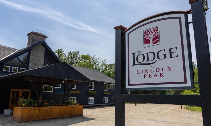 Warren Hotel | Relax at The Lodge at Lincoln Peak with Family-Friendly Amenities